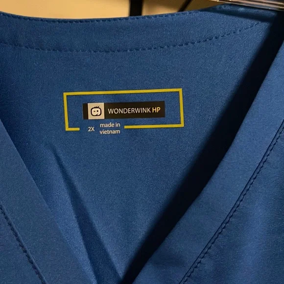 Wonderwink HP scrub top. ROYAL BLUE 3X - Picture 1 of 4